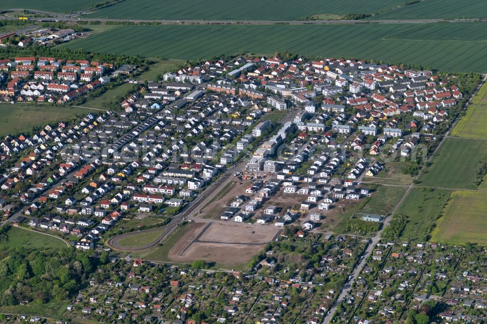 Erfurt from above - Settlement area and infrastructure Ringelberg-Siedlung in the district Kriegervorstadt in Erfurt in the state Thuringia, Germany