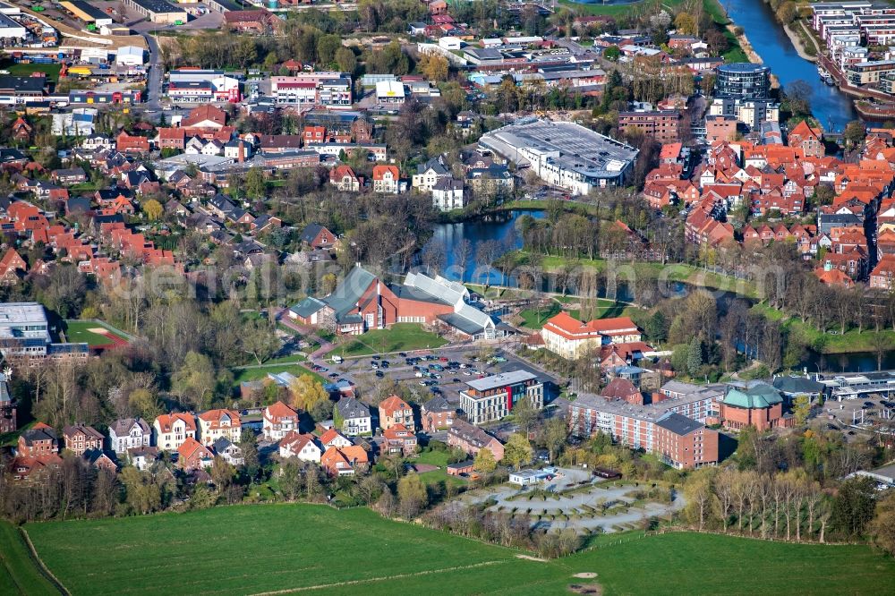 Stade from the bird's eye view: The district on Stadeum in Stade in the state Lower Saxony, Germany