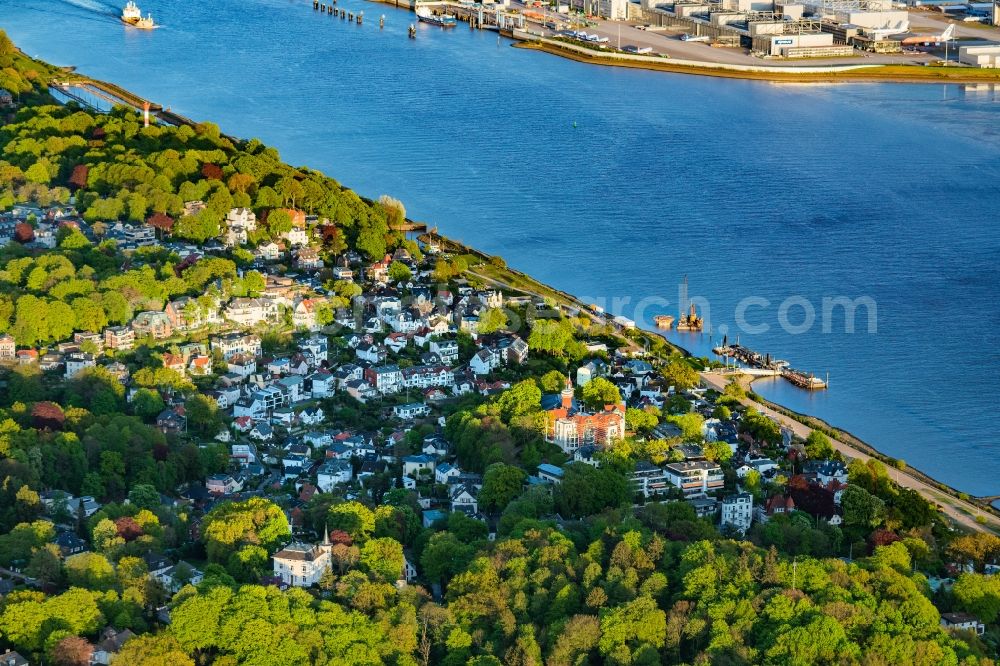 Aerial photograph Hamburg - The district on the banks of the Elbe in the district Blankenese in Hamburg, Germany