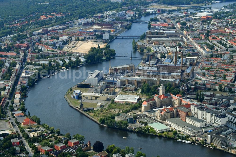 Aerial photograph Berlin - The district on the bank of the course of the Spree River in Berlin, Germany