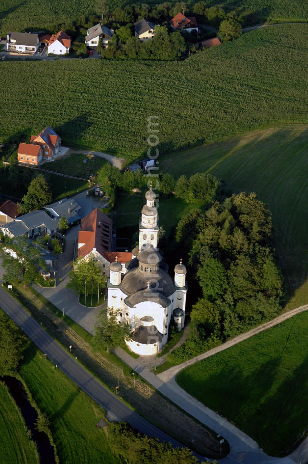 Seelenbach from above - Blick auf die Wallfahrtskirche Maria Birnbaum. Die barocke Wallfahrtskirche Maria Birnbaum wurde 1661 – 1668 als erste Kuppelkirche nördlich der Alpen errichtet. Kontakt: Wallfahrtskirche Maria Birnbaum, Maria-Birnbaum-Straße 51, 86577 Sielenbach, Tel. 08258 9958-0, Fax 08258 9985-10, E-Mail info@kloster-maria-birnbaum.de,