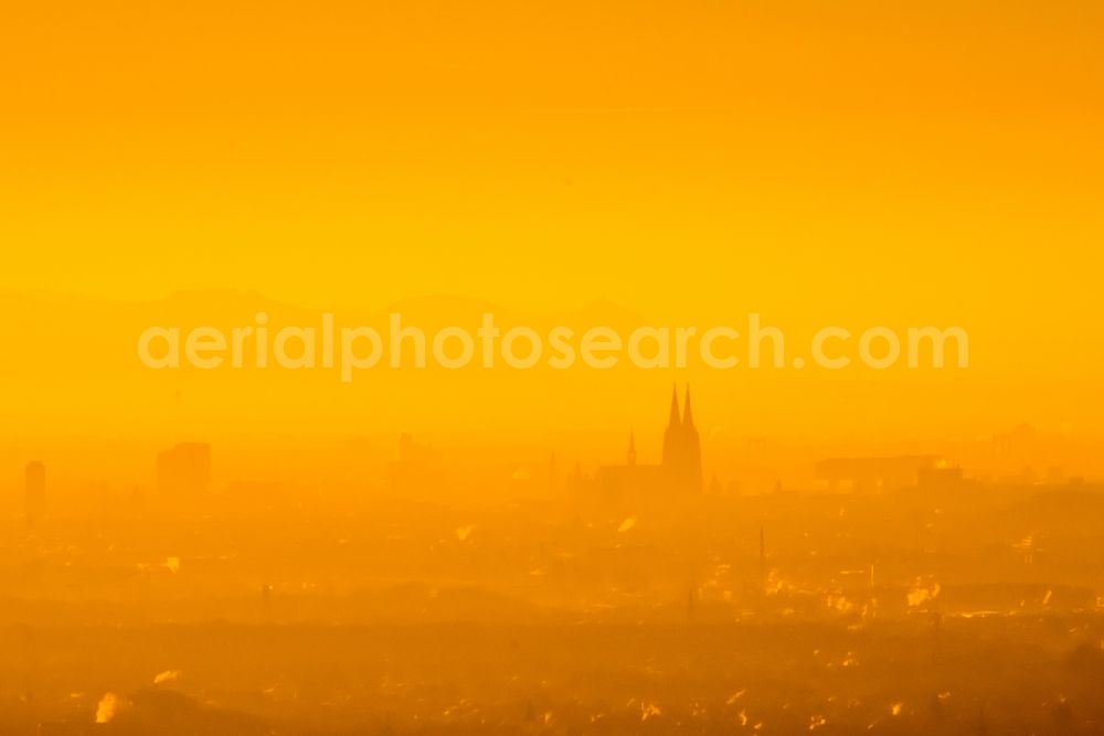 Köln from above - Silhouette of the downtown area in the district Altstadt-Nord in Cologne in the state North Rhine-Westphalia