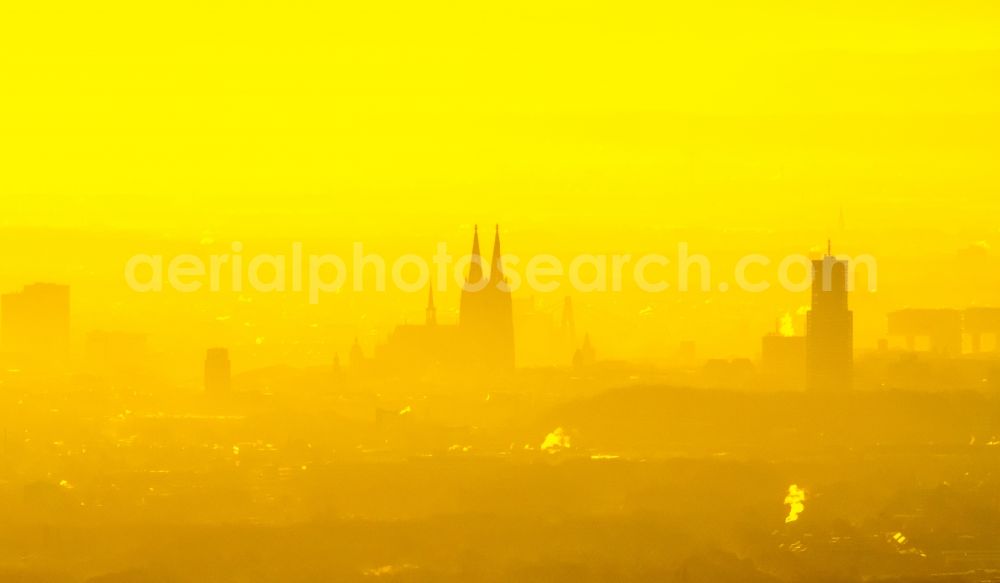 Aerial image Köln - Silhouette of the downtown area in the district Altstadt-Nord in Cologne in the state North Rhine-Westphalia