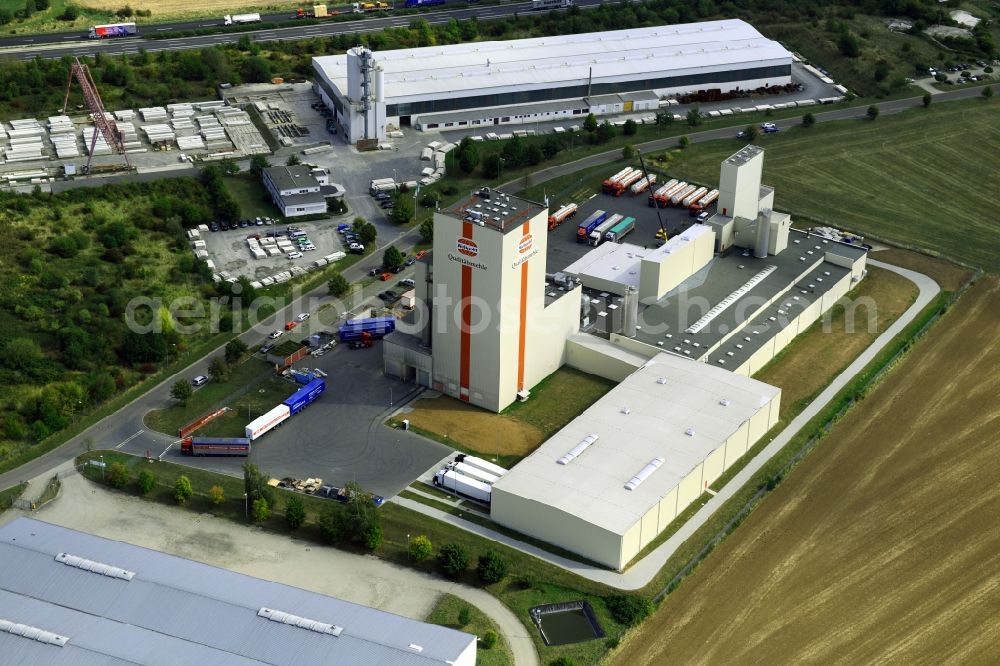 Aerial photograph Heidegrund - High silo and grain storage with adjacent storage Thueringer Muehlenwerke GmbH on Muehlenstrasse in the district Weickelsdorf in Heidegrund in the state Saxony-Anhalt, Germany