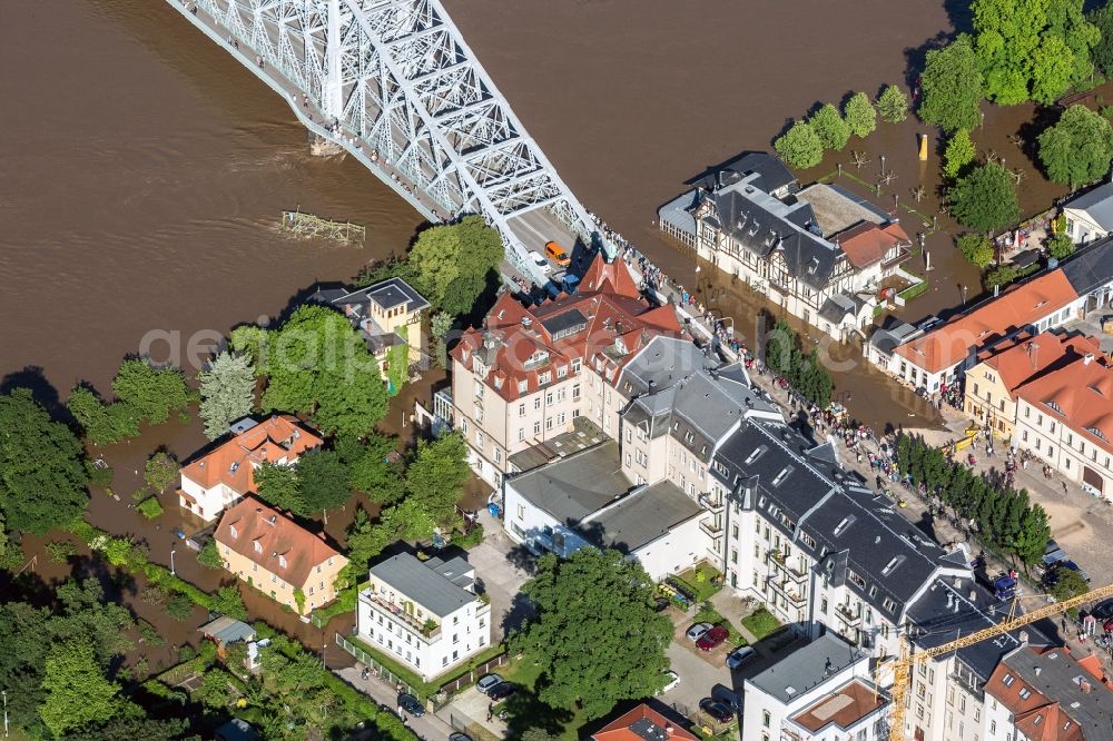 Aerial photograph Dresden - The situation during the flooding on the bank of the river Elbe at the historical part of the city of Dresden in the State of Sachsen. The effects and aftermath of the flooding on the historical city centre of Dresden can be seen. View on the Elbe and the Blue Wonder, the Loschwitzer Bridge