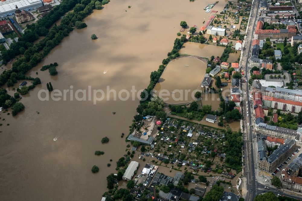 Aerial photograph Dresden - The situation during the flooding in East Germany on the bank of the river Elbe in the city of Dresden in the state of Saxony. View of the North shore of Elbe and Leipziger Street