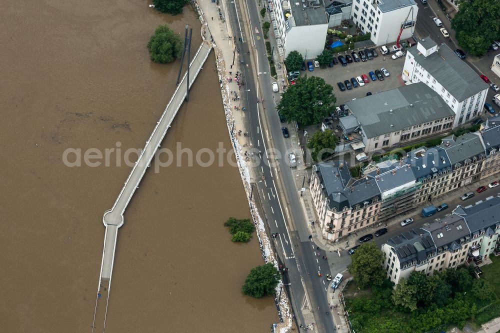 Aerial photograph Dresden - The situation during the flooding in East Germany on the bank of the river Elbe in the city of Dresden in the state of Saxony. View of the North shore of Elbe and Leipziger Street