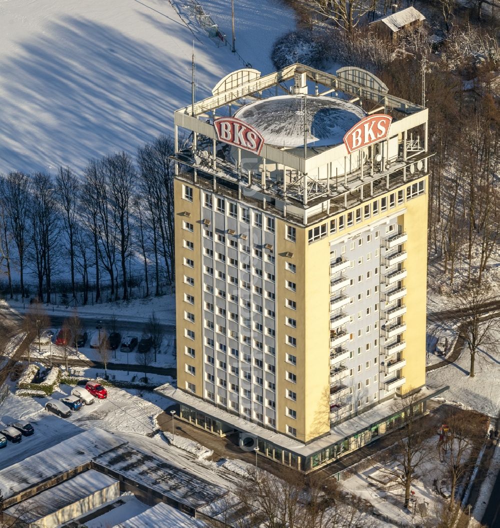 Velbert from the bird's eye view: Headquarters of the BKS company in Velbert in the state of North Rhine-Westphalia. BKS produces locks and has its seat in the distinct high rise with round dome in Velbert. Since 1983 it has been part of the Gretsch-Unitas-Group