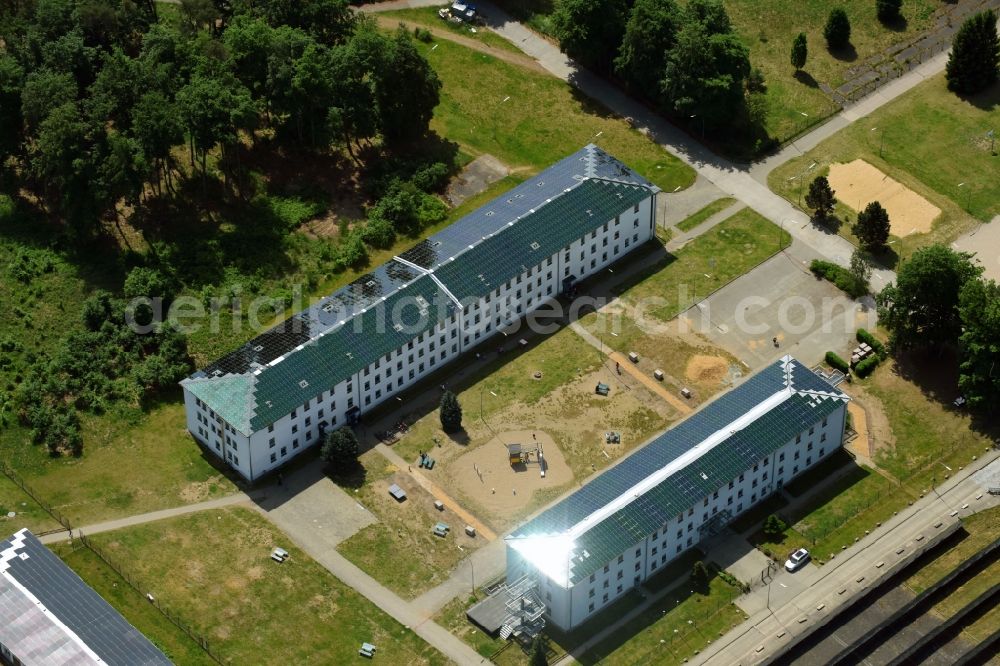 Schwerin from the bird's eye view: Company BSL Metallbau GmbH and Refugee - buildings im Bluecher Technologie- und Gewerbepark GmbH Stern Buchholz in Schwerin in the state Mecklenburg - Western Pomerania