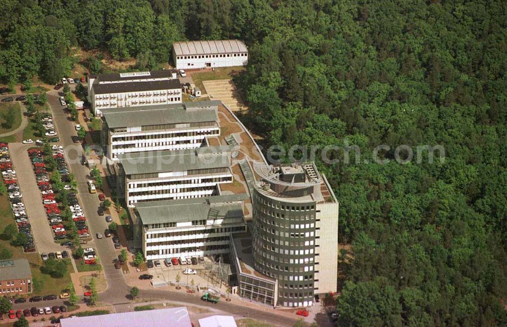 Potsdam-Drewitz from the bird's eye view: Sitz der Landesinvestitionsbank DGE in Potsdam Drewitz.