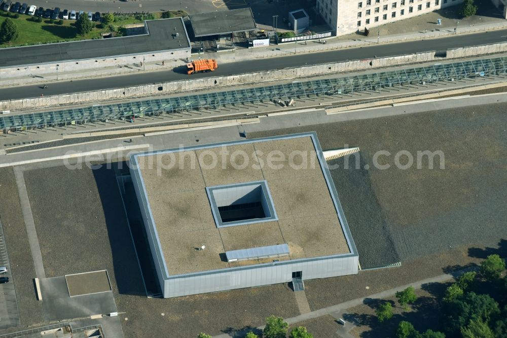 Aerial image Berlin - Headquarter of the Foundation Topography of Terror in the Kreuzberg district of Berlin. The Foundation at Niederkirchnerstrasse is a documentation center for the reworking of the terror of the National Socialists. The building is located on remnants of the Berlin Wall, which is under monument protection