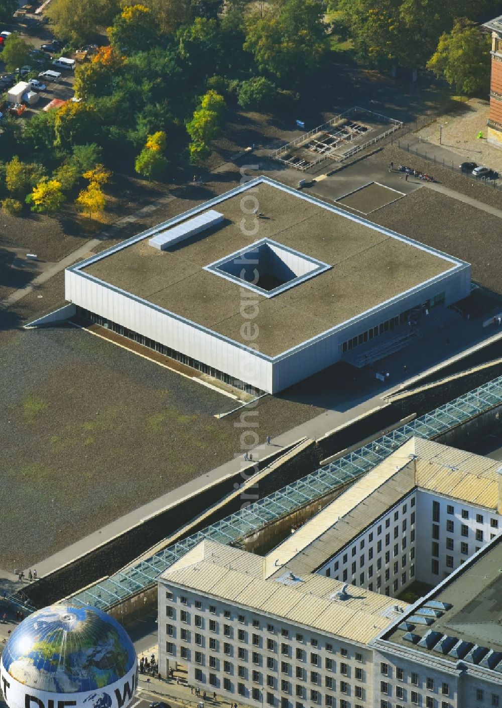 Aerial image Berlin - Headquarter of the Foundation Topography of Terror in the Kreuzberg district of Berlin. The Foundation at Niederkirchnerstrasse is a documentation center for the reworking of the terror of the National Socialists. The building is located on remnants of the Berlin Wall, which is under monument protection