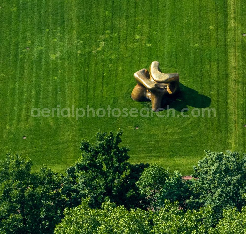 Aerial photograph Bonn - View of the sculpture Large Two Forms in Bonn in the state North Rhine-Westphalia