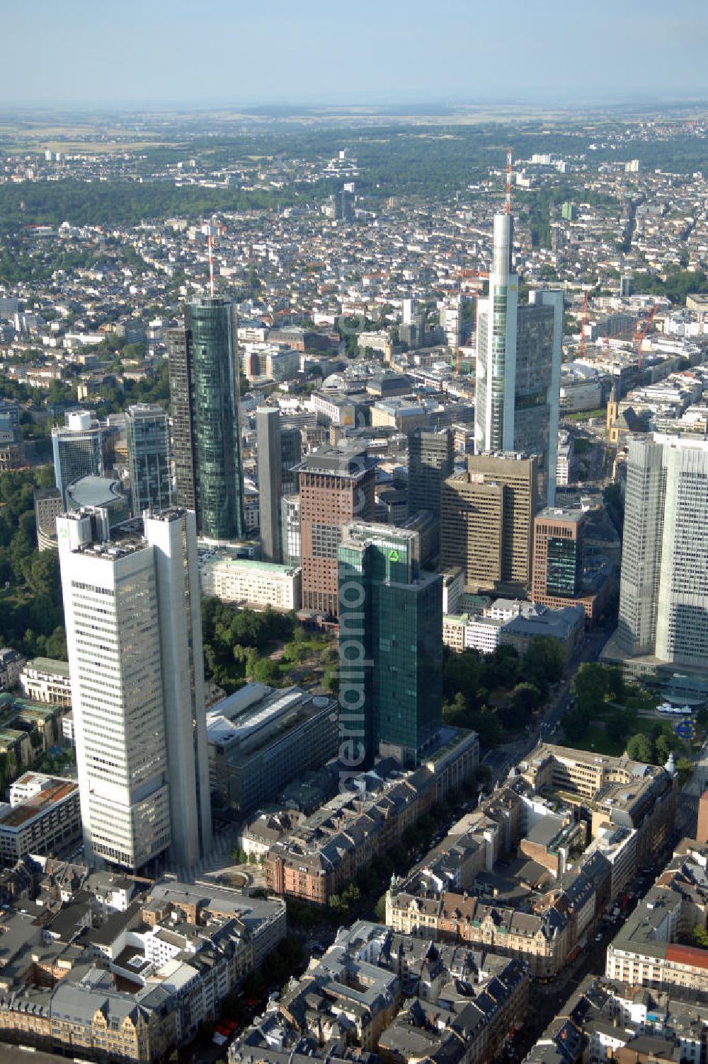 Frankfurt am Main from above - Skyline Bankenviertel Frankfurt (v. l.), Dresdner Bank Hochhaus, Maintower mit Landesbank Hessen Thüringen, Gallileo Hochhaus Dresdner Bank, Commerzbank-Tower.