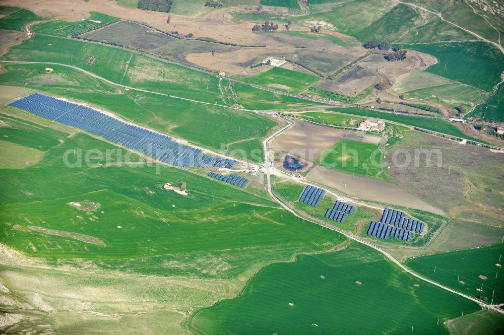 Villalba auf Sizilien from the bird's eye view: Solar fileds, Solar Park esp. photovoltaic plant Villalba at Sicily in Italy. Operator of the plant is the EEPro Company