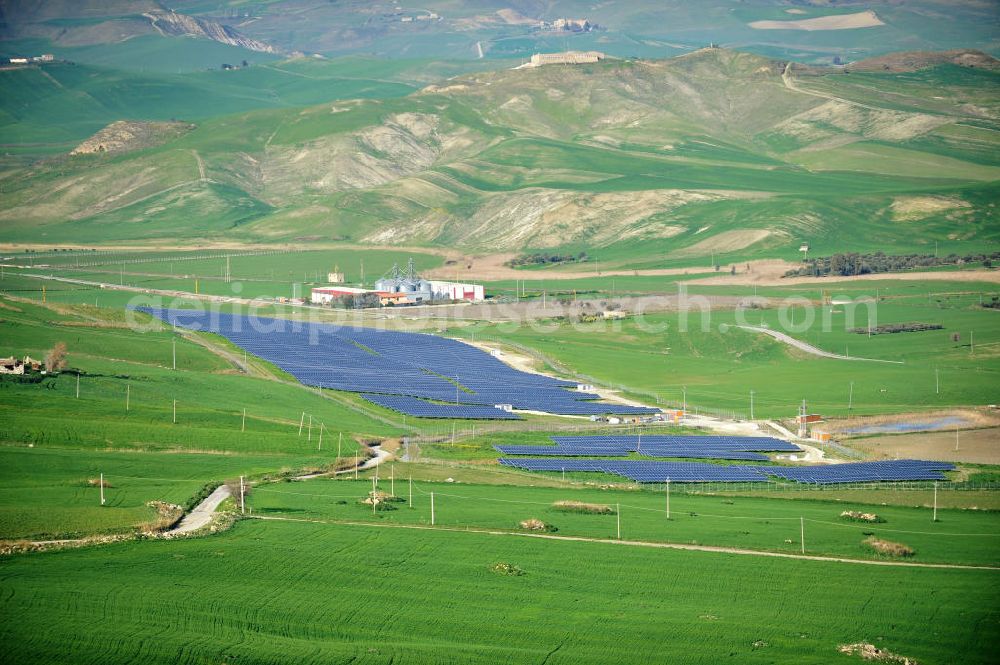 Villalba auf Sizilien from the bird's eye view: Solar fileds, Solar Park esp. photovoltaic plant Villalba at Sicily in Italy. Operator of the plant is the EEPro Company