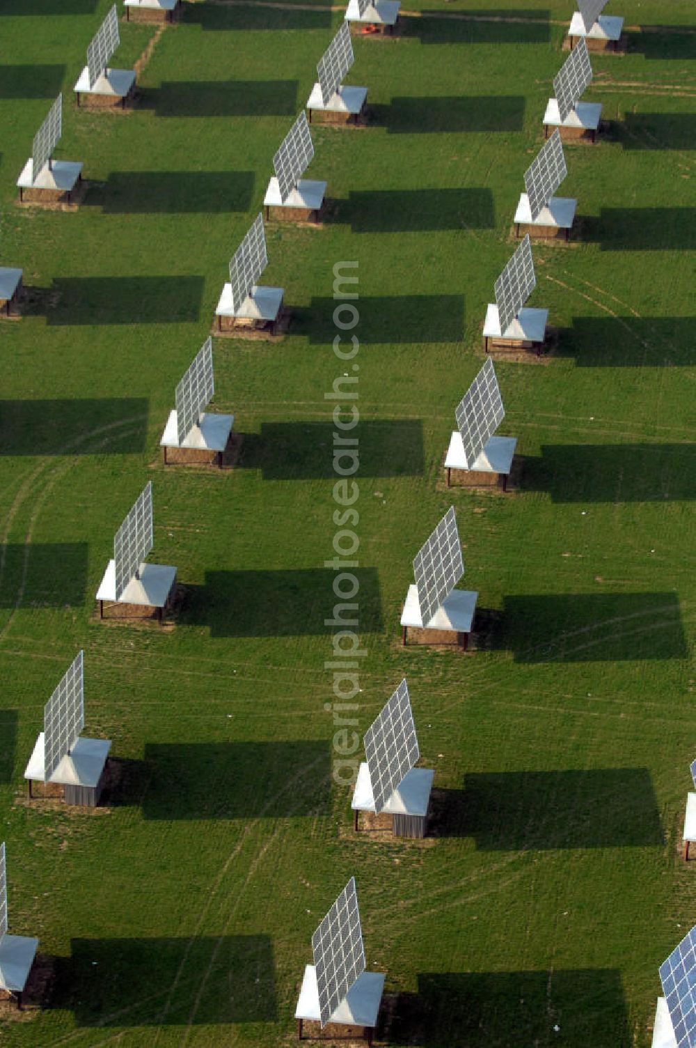 Aerial image BALLSTÄDT - Blick auf die Solarfelder der Solarparc Aktiengesellschaft südlich von Ballstädt in Thüringen. Solarparc AG