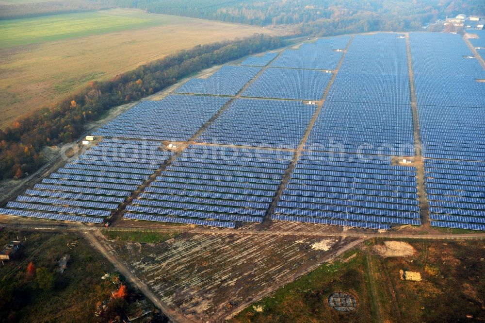 Fürstenwalde/Spree from the bird's eye view: Solar power plant and photovoltaic systems on the former airfield in Fuerstenwalde / Spree in Brandenburg