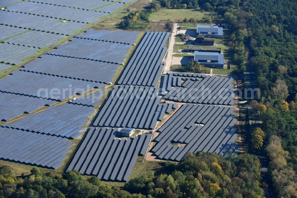 Aerial photograph Fürstenwalde/Spree - Solar power plant and photovoltaic systems on the formerly airfield in Fuerstenwalde/Spree in the state Brandenburg, Germany