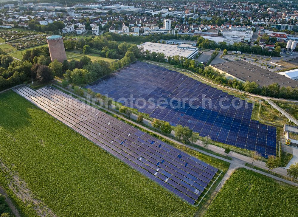 Ludwigsburg from above - Panel rows of a solar power plant and solar thermal system on a field on the street Roemerhuegelweg in Ludwigsburg in the state of Baden-Wuerttemberg, Germany