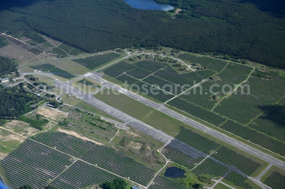 Aerial photograph Finowfurt - Solar power plant and photovoltaic systems on the airfield in Finowfurt in the state Brandenburg, Germany