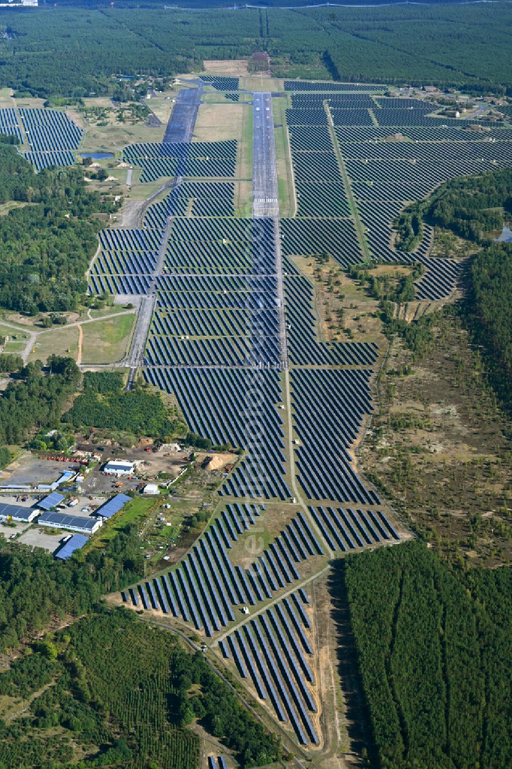 Aerial image Finowfurt - Solar power plant and photovoltaic systems on the airfield in Finowfurt at Schorfheide in the state Brandenburg, Germany