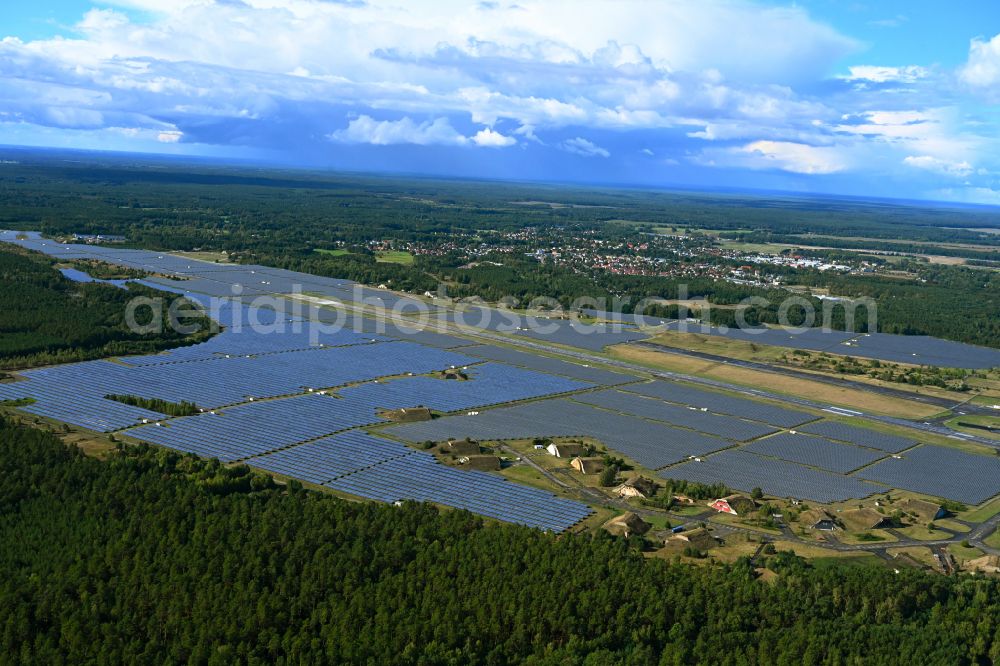 Aerial photograph Finowfurt - Solar power plant and photovoltaic systems on the airfield in Finowfurt at Schorfheide in the state Brandenburg, Germany