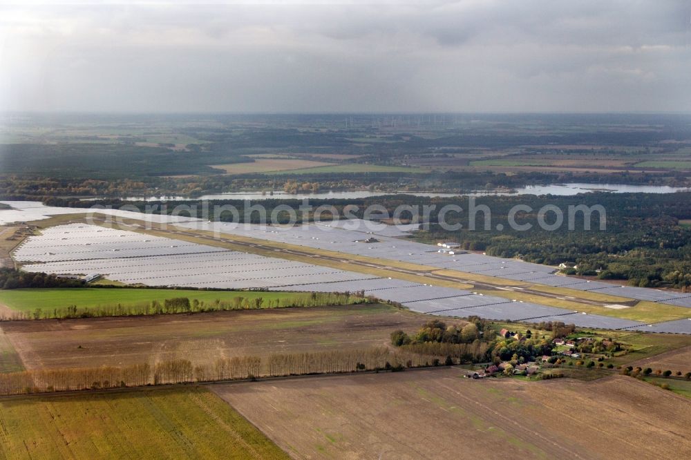 Aerial image Neuhardenberg - Solar power plant and photovoltaic systems on the airfield in Neuhardenberg in the state Brandenburg, Germany