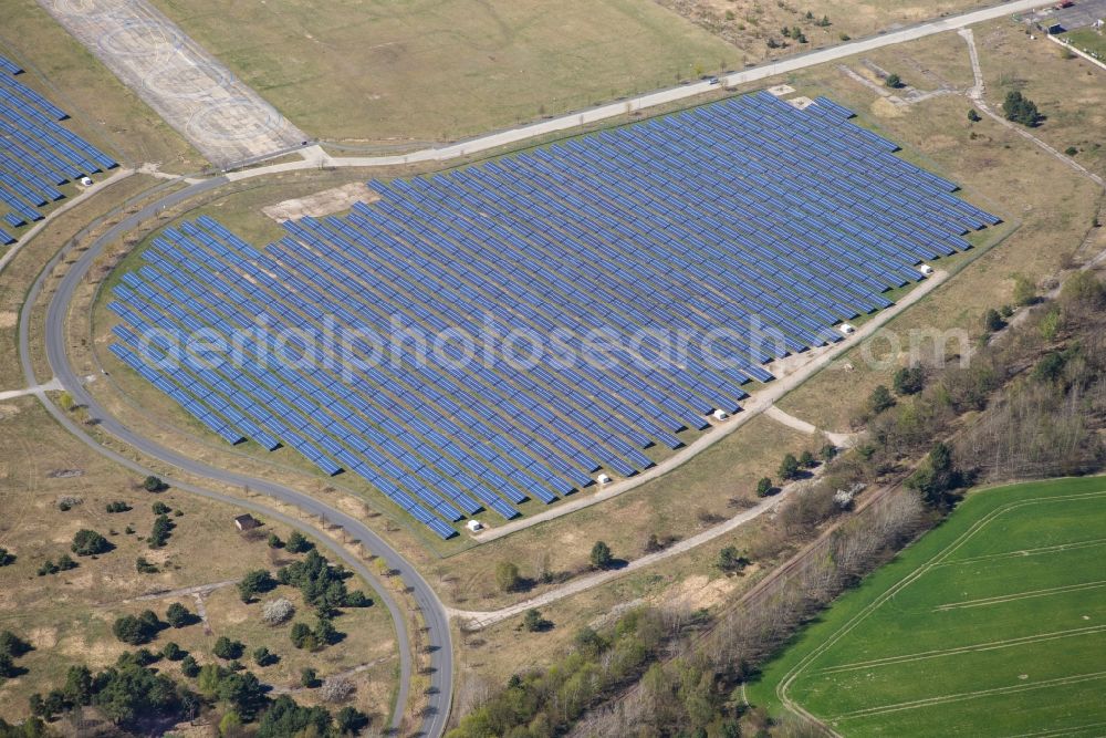 Aerial photograph Niedergörsdorf - Solar power plant and photovoltaic systems on the airfield in Niedergoersdorf in the state Brandenburg, Germany