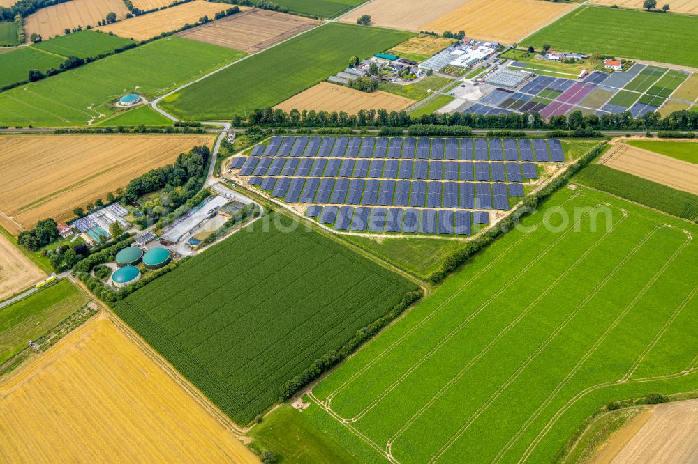 Aerial image Soest - Solar power plant and photovoltaic systems on street Stemweg in Soest in the state North Rhine-Westphalia, Germany