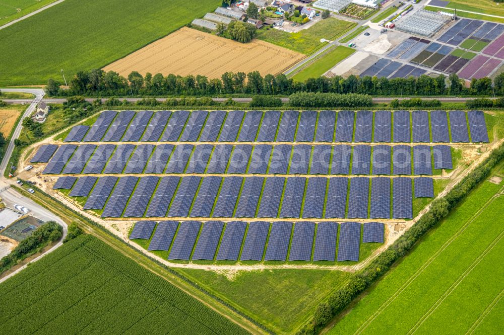 Aerial photograph Soest - Solar power plant and photovoltaic systems on street Stemweg in Soest in the state North Rhine-Westphalia, Germany