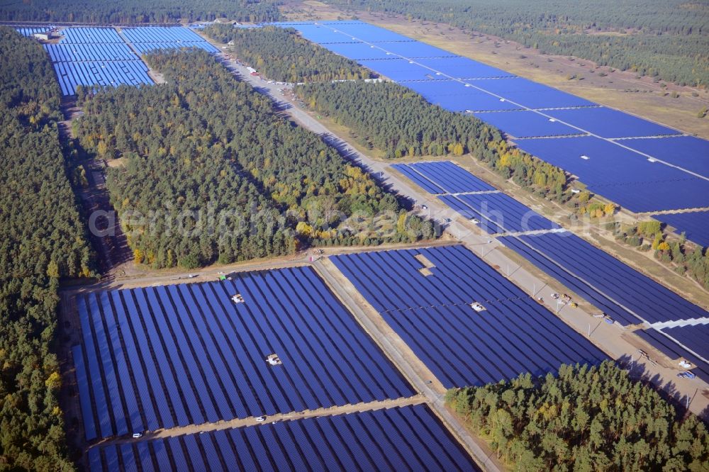 Templin from the bird's eye view: View onto the solar power plant Templin-Groß Dölln at the former airfield Templin in the state Brandenburg