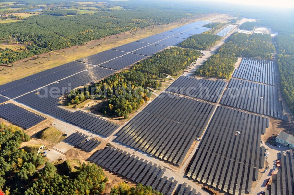 Templin from the bird's eye view: View onto the solar power plant Templin-Groß Dölln at the former airfield Templin in the state Brandenburg