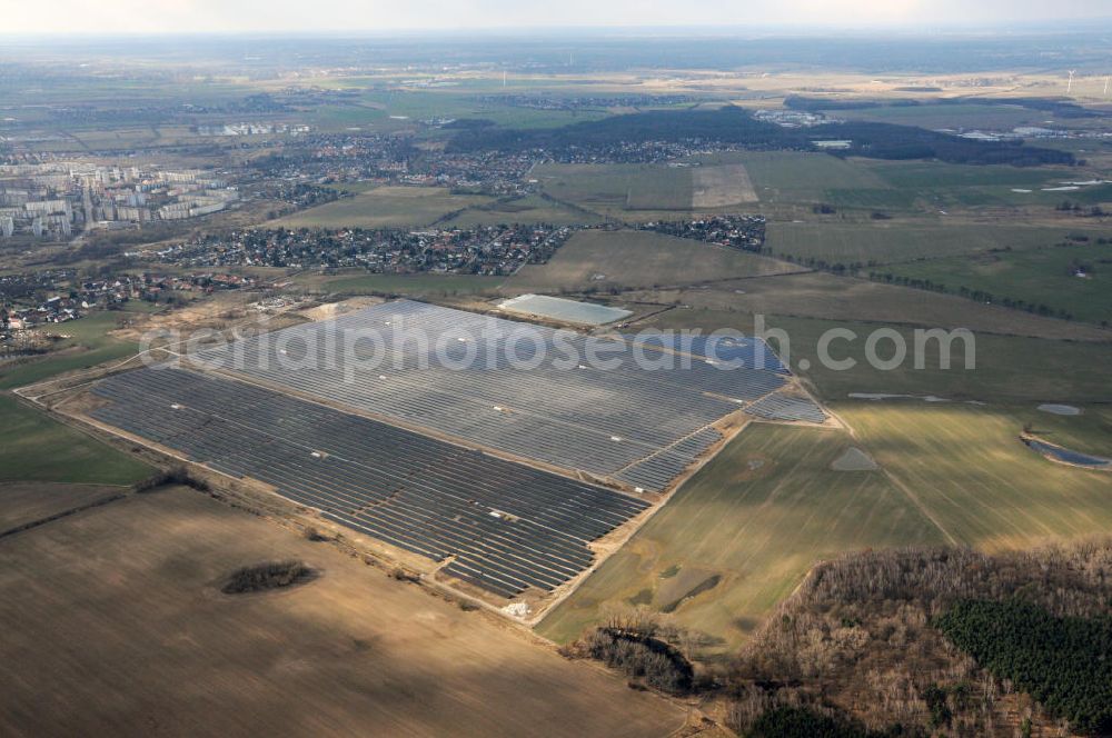 Ahrensfelde OT Eiche from the bird's eye view: Neubau Solarpark Eiche zwischen Mehrower Weg und Hönower Weg / Eichenweg. Projektplanung: PFIXX Solar Systems B.V.