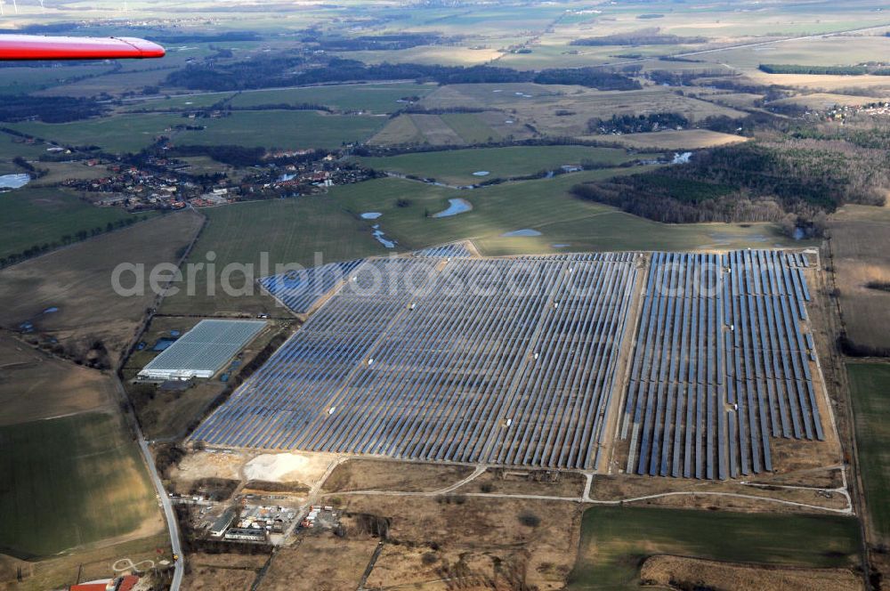 Ahrensfelde OT Eiche from the bird's eye view: Neubau Solarpark Eiche zwischen Mehrower Weg und Hönower Weg / Eichenweg. Projektplanung: PFIXX Solar Systems B.V.