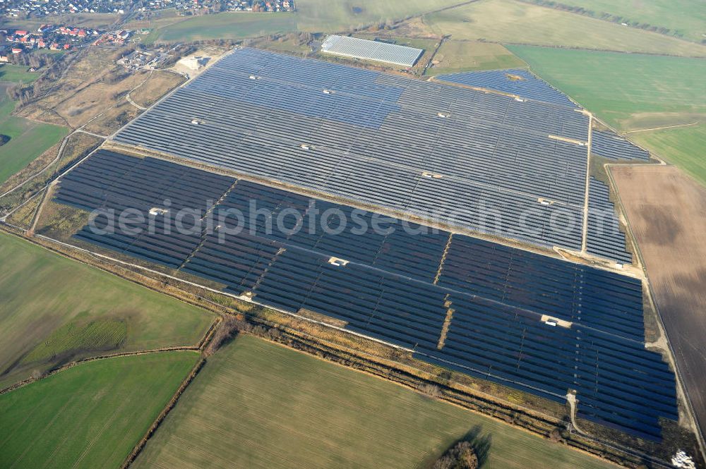 Ahrensfelde OT Eiche from the bird's eye view: Neubau Solarpark Eiche zwischen Mehrower Weg und Hönower Weg / Eichenweg. Projektplanung: PFIXX Solar Systems B.V.