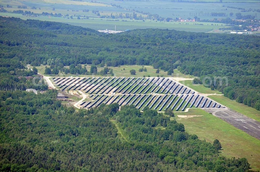 Aerial photograph Allstedt - Solar power plant Allstedt I on the former airfield Allstedt in Saxony Anhalt