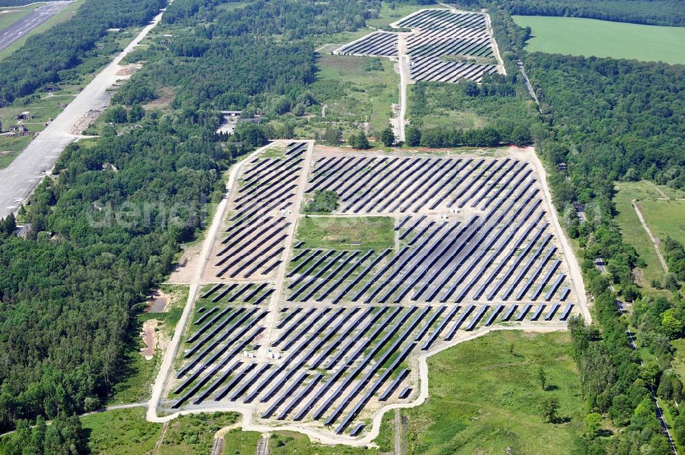 Aerial image Allstedt - Solar power plant Allstedt I on the former airfield Allstedt in Saxony Anhalt