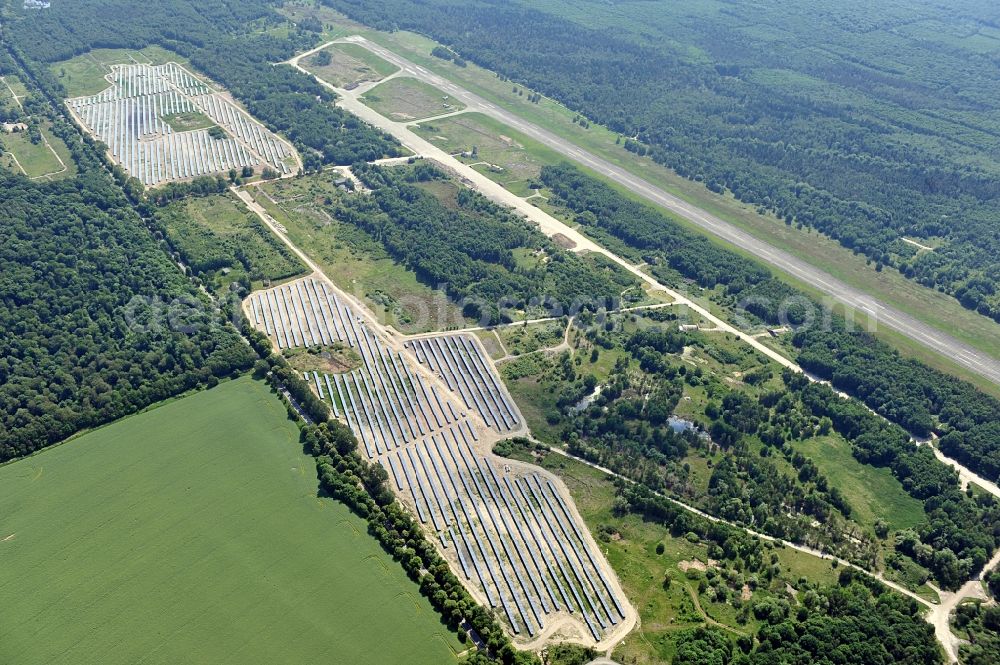 Allstedt from the bird's eye view: Solar power plant Allstedt I on the former airfield Allstedt in Saxony Anhalt