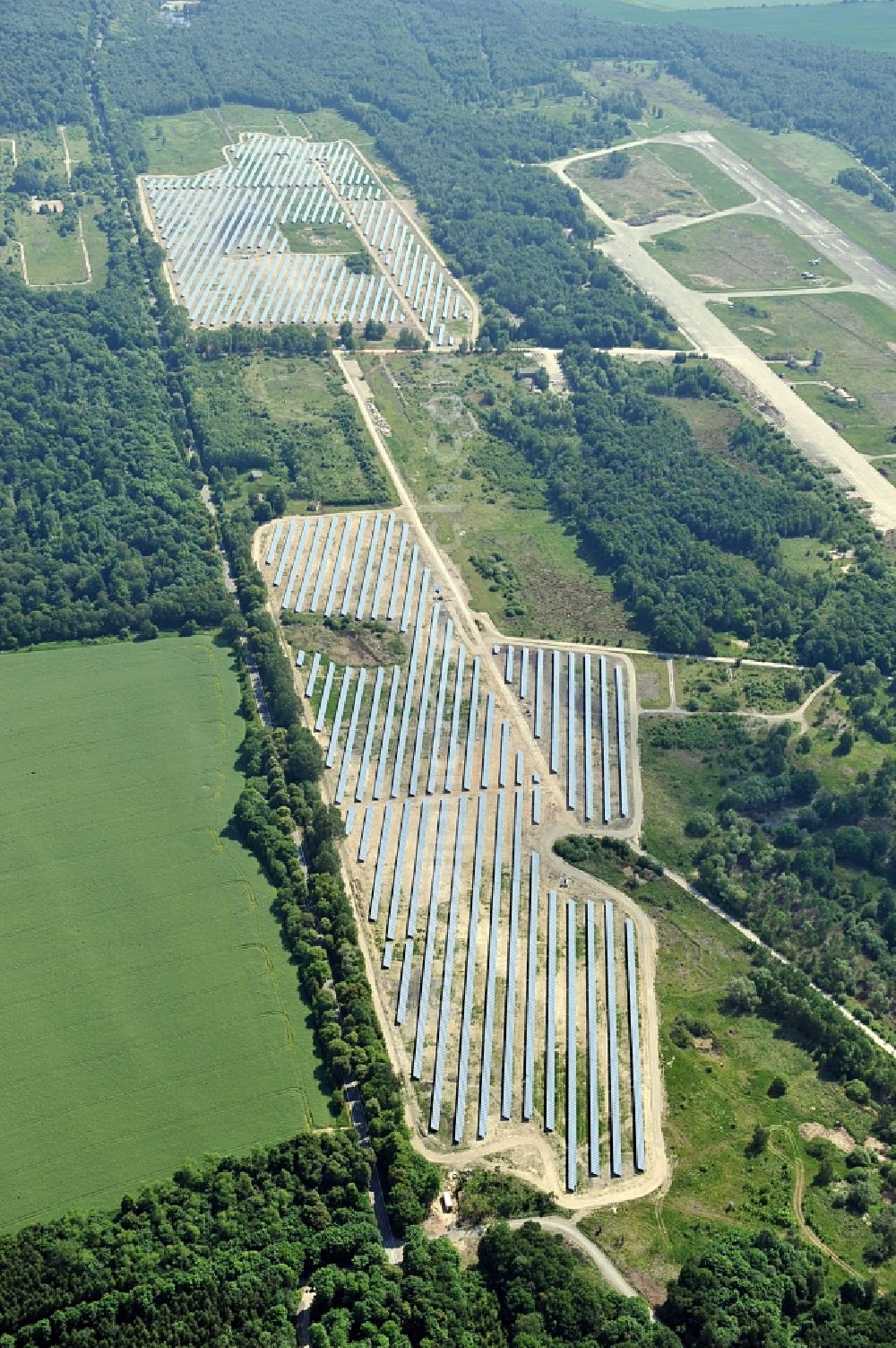 Aerial image Allstedt - Solar power plant Allstedt I on the former airfield Allstedt in Saxony Anhalt