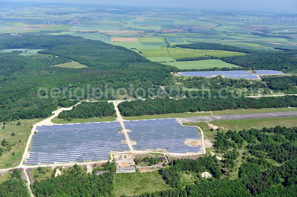 Aerial photograph Allstedt - Solar power plant Allstedt I on the former airfield Allstedt in Saxony Anhalt