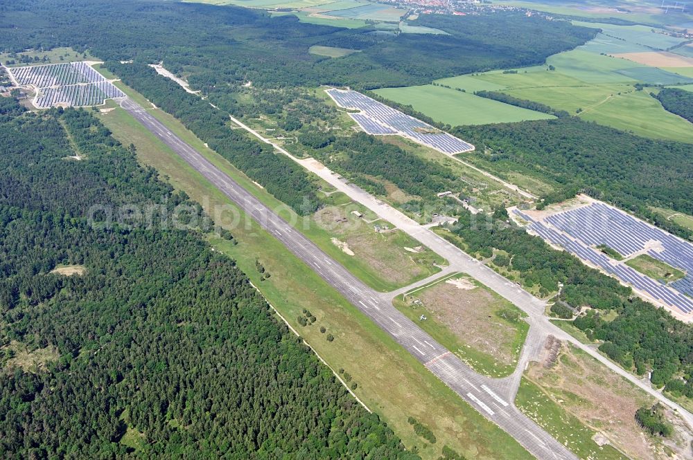 Allstedt from the bird's eye view: Solar power plant Allstedt I on the former airfield Allstedt in Saxony Anhalt