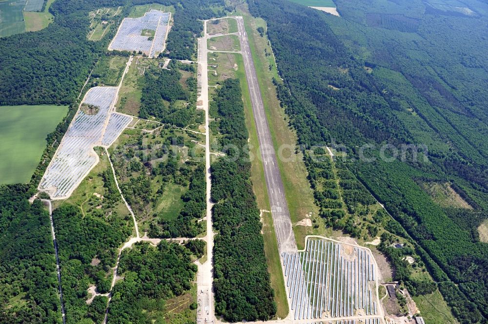 Aerial photograph Allstedt - Solar power plant Allstedt I on the former airfield Allstedt in Saxony Anhalt