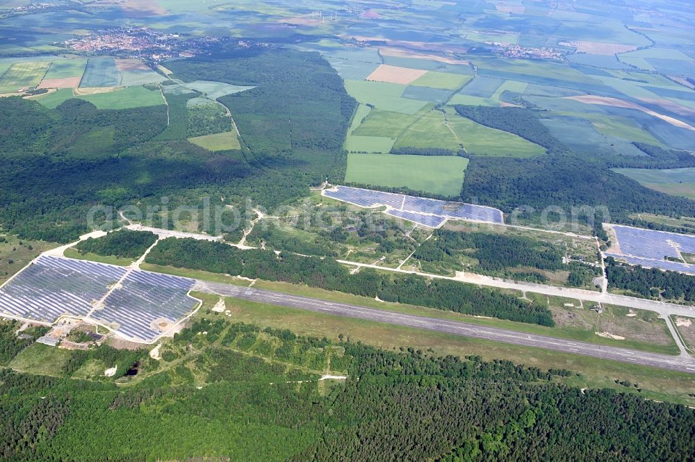 Allstedt from the bird's eye view: Solar power plant Allstedt I on the former airfield Allstedt in Saxony Anhalt