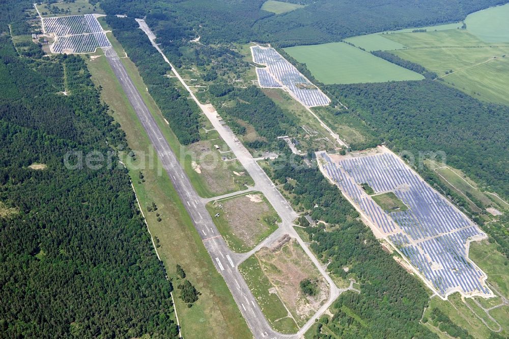 Aerial photograph Allstedt - Solar power plant Allstedt I on the former airfield Allstedt in Saxony Anhalt