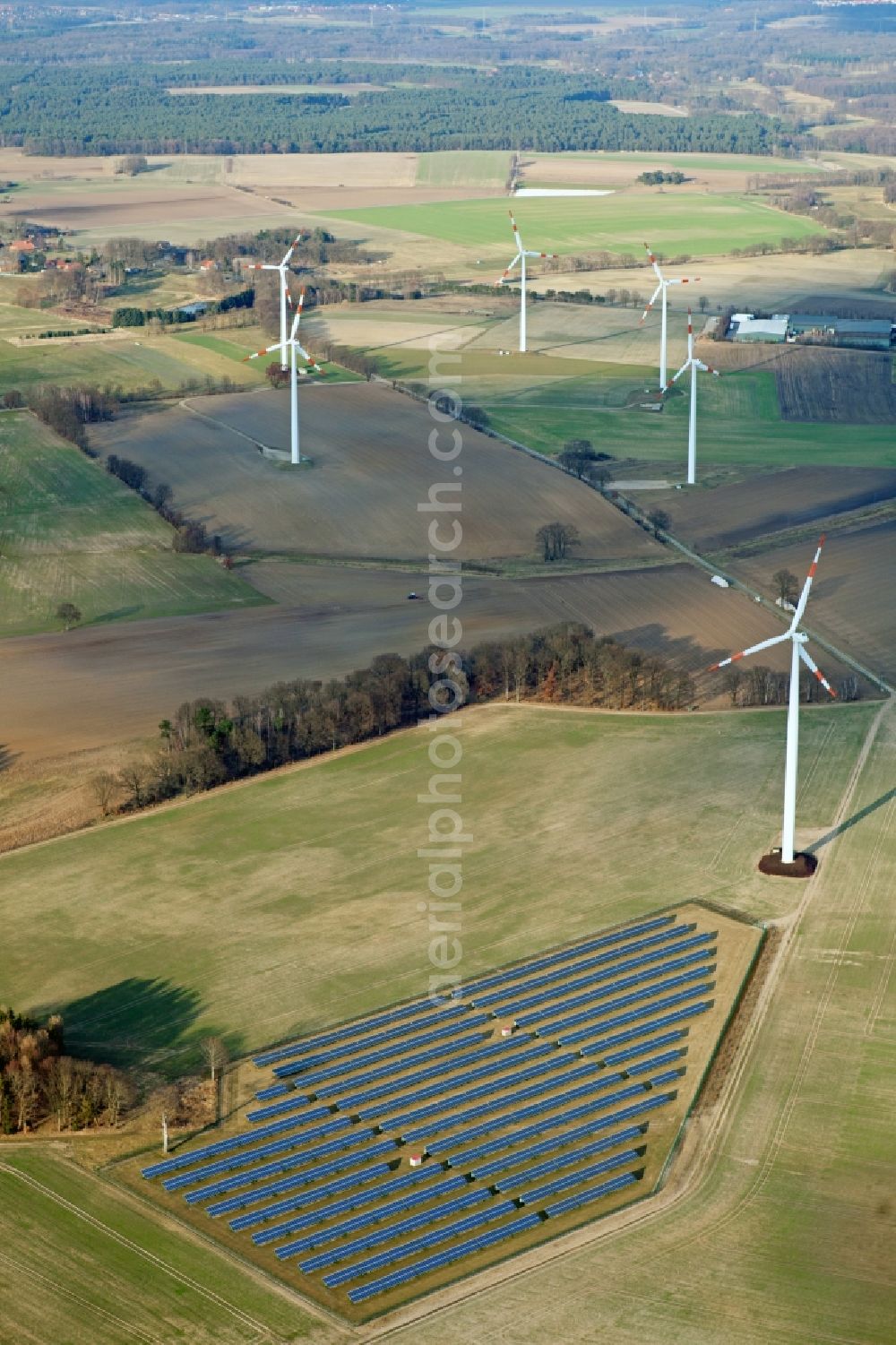 Aerial photograph Südergellersen - Panel rows of photovoltaic and solar farm or solar power plant in Suedergellersen in the state Lower Saxony