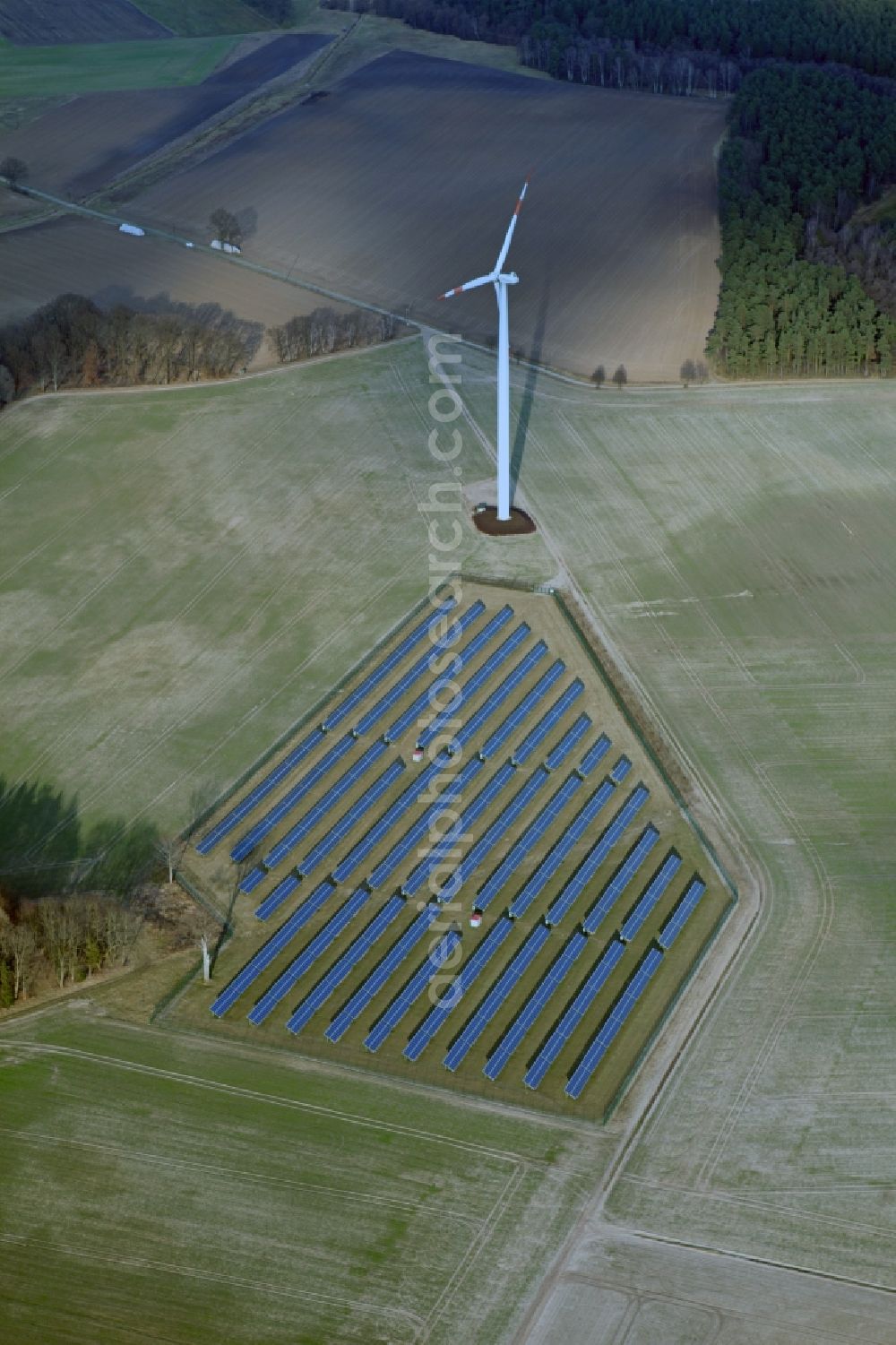 Südergellersen from above - Panel rows of photovoltaic and solar farm or solar power plant in Suedergellersen in the state Lower Saxony