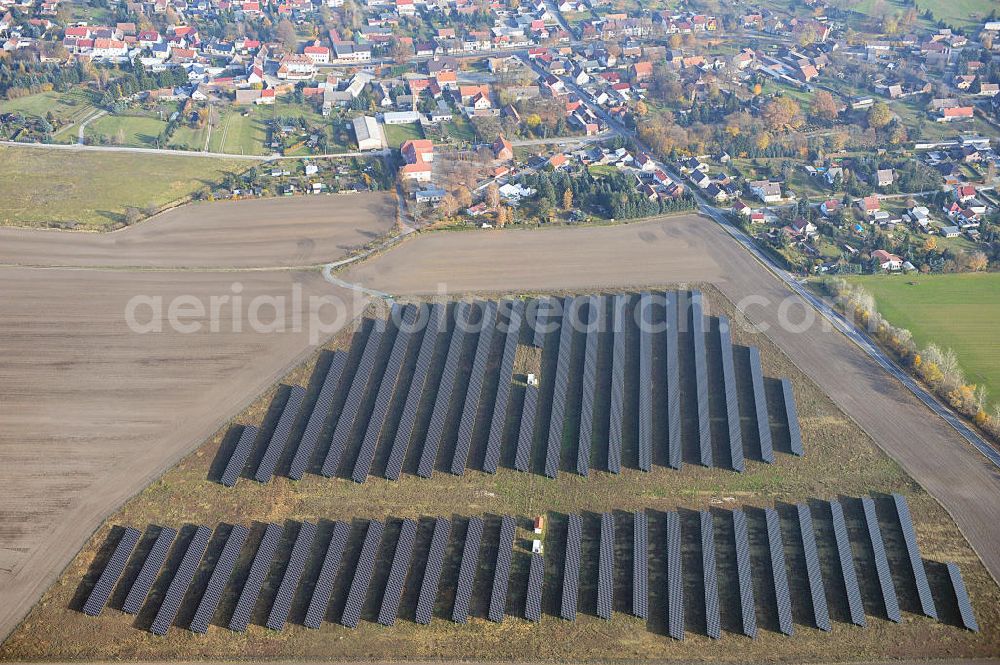 Aerial photograph Finsterwalde - Solarpark Finsterwalde Drößiger Straße in Finsterwalde / Brandenburg. Solar power plant Finsterwalde.