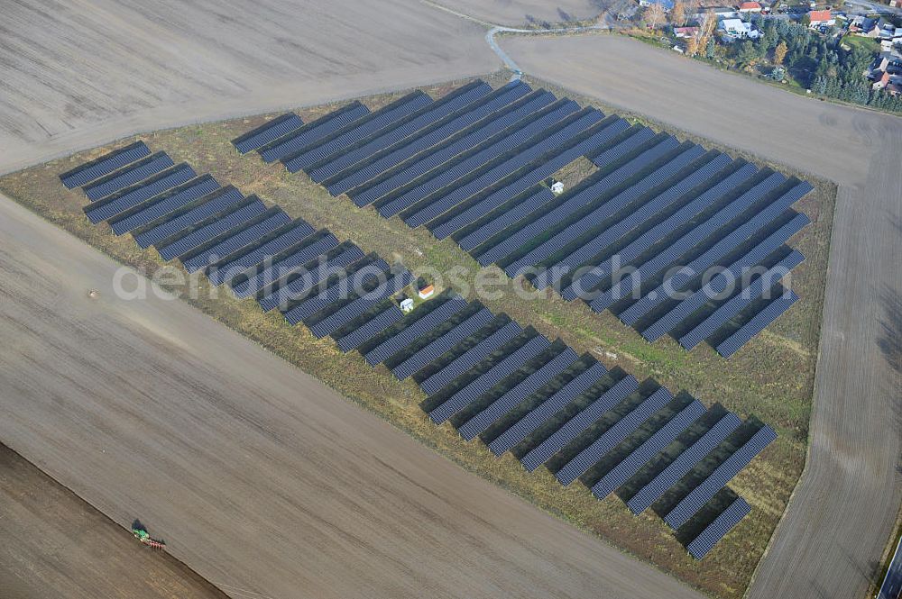 Finsterwalde from the bird's eye view: Solarpark Finsterwalde Drößiger Straße in Finsterwalde / Brandenburg. Solar power plant Finsterwalde.