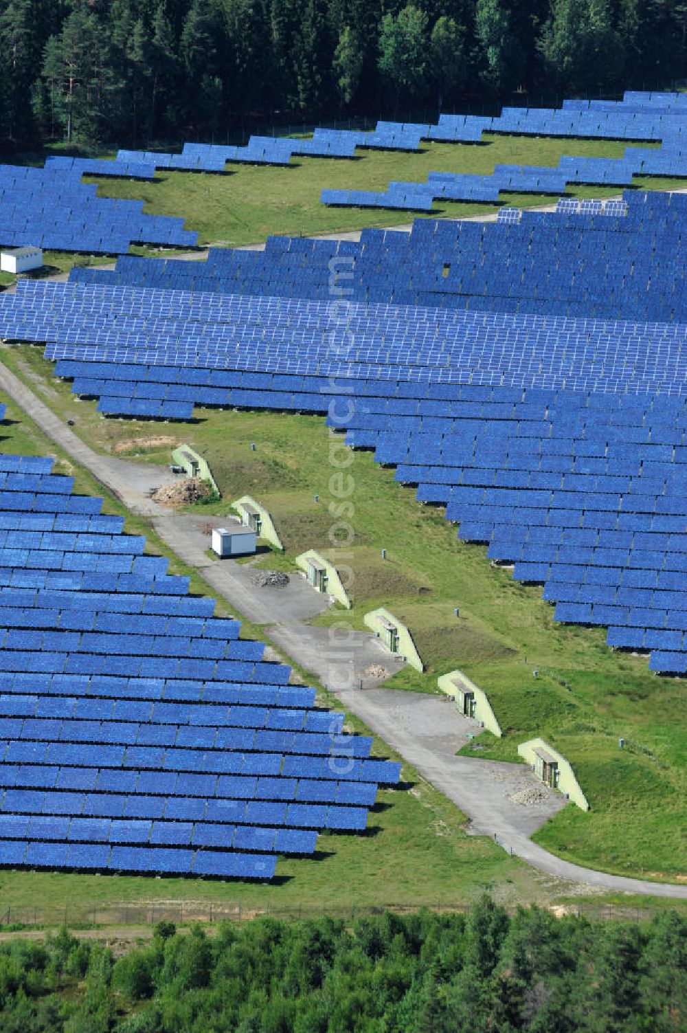 Aerial photograph Hemau - Hemau solar farm on the site of a former munitions depot of the Upper Palatinate in Bavaria